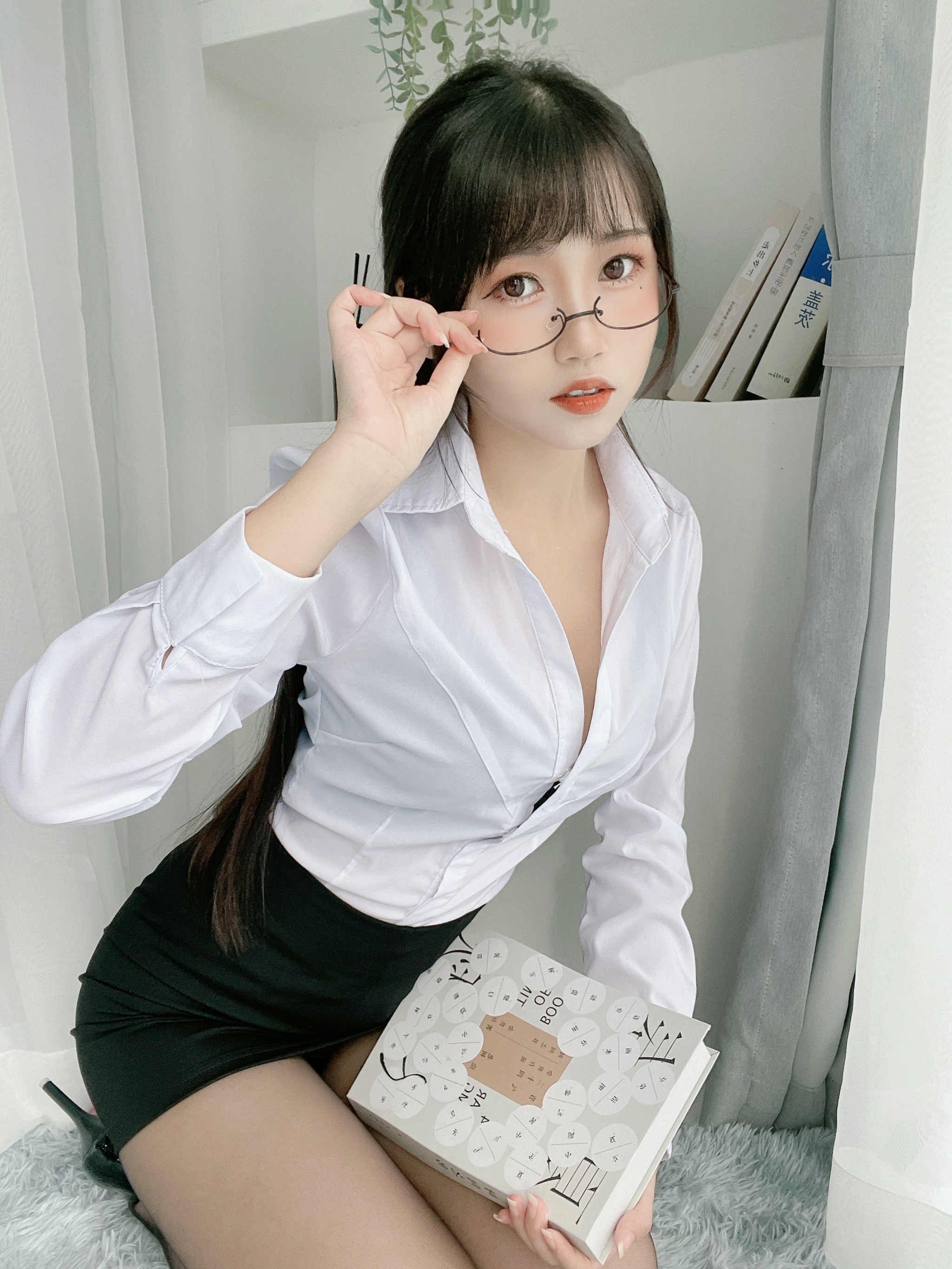 不呆猫 - NO.071 黑丝包臀OL[24P5V]-XikXak